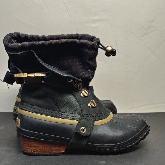 Sorel Boots Womens Conquest Carly Short Winter Snow Duck Boot Leather Black - Picture 2 of 8